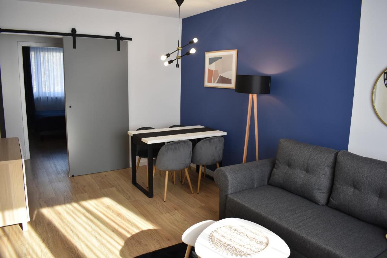 Apartament W Centrum Przy Parku Na Wyspie Pila Exterior photo
